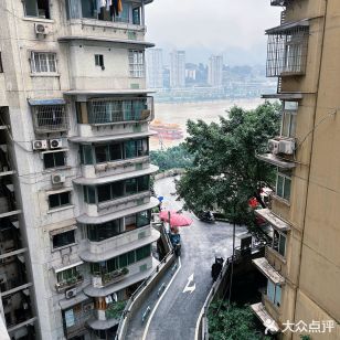 白象居